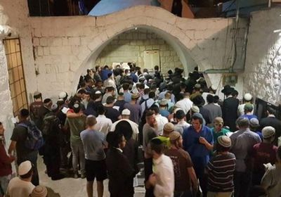 إصابة 5 فلسطينيين خلال مواجهات مع مستوطنين حاولوا اقتحام قبر النبي يوسف