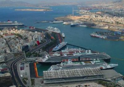 اليونان تؤكد عدم تلقيها طلبًا من ناقلة النفط الإيرانية بالرسو في مياهها