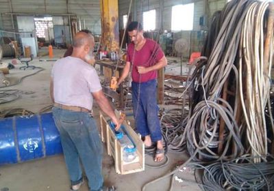 بدعم إماراتي.. وصول محركات غاطسة لمؤسسة المياه بعدن (صور)