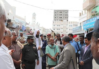 توجيهات بسرعة تطوير السوق الشعبي بوسط المكلا