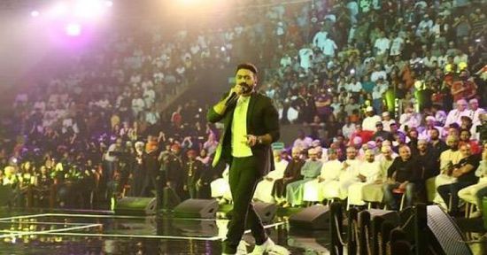 بالفيديو.. تامر حسني يتألق بحفله في سلطنة عُمان