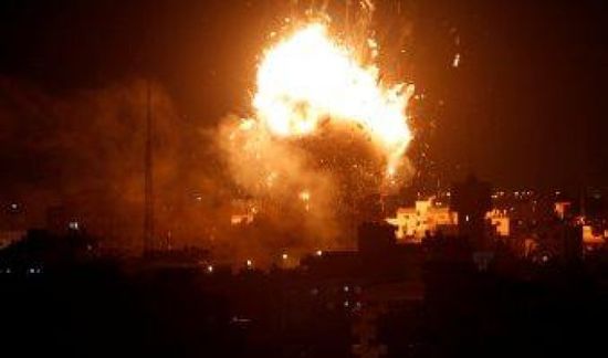 الاحتلال الإسرائيلي يشن غارات جوية على عدة أهداف في قطاع غزة