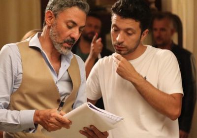 (صورة).. فتحي عبد الوهاب بصحبة أحمد خالد موسى من كواليس "لص بغداد"