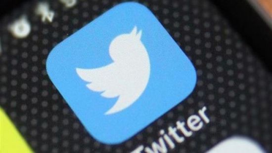 "تويتر" يراقب حسابات اللاعبين "السود" لوقف العنصرية