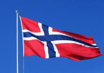 ولي العهد النرويجي يزور مركز النور الإسلامي بعد تعرضه لهجوم مسلح