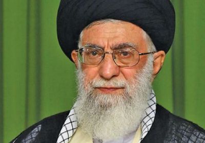 "عكاظ": العقوبات الدولية ستتواصل لكسر تطرف "الملالي"