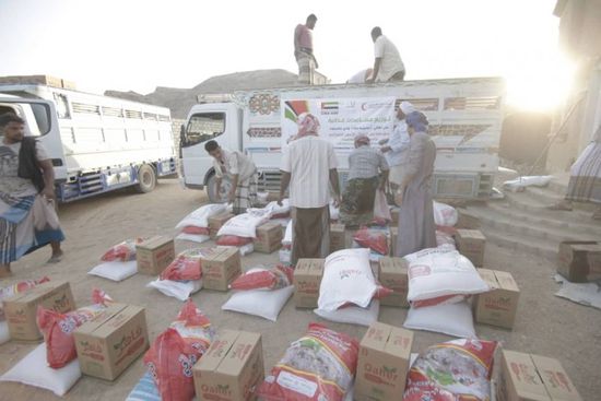 توزيع مساعدات إماراتية على 2000 أسرة في مديرية ساه