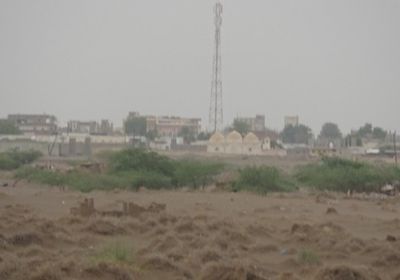 قصف حوثي على منازل المواطنين بالتحيتا