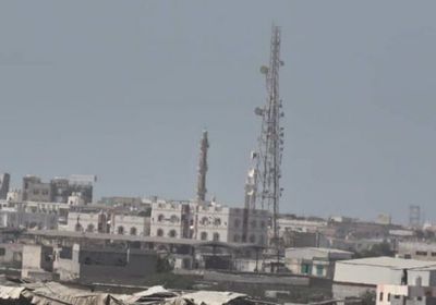 قصف حوثي مكثف على مواقع القوات المشتركة شرق الحديدة