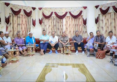 لقاء هام بين بن بريك ومشايخ قبائل أبين.. تفاصيل