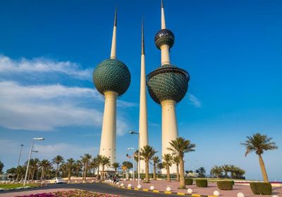 الكويت تقرر رفع الرسوم على الوافدين