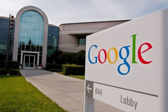 "غوغل" تطالب موظفيها بعدم الدخول في مناقشات سياسية بمقراتها