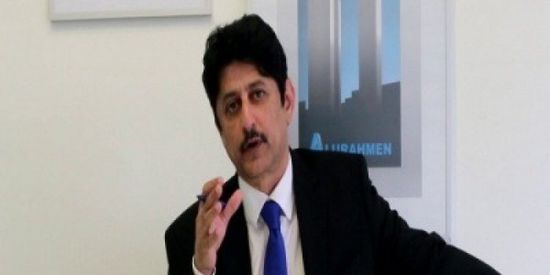 "بن فريد" ينشر فيديو لمجموعة من ضباط حضرموت يعلنون انضمامهم لقيادة الانتقالي