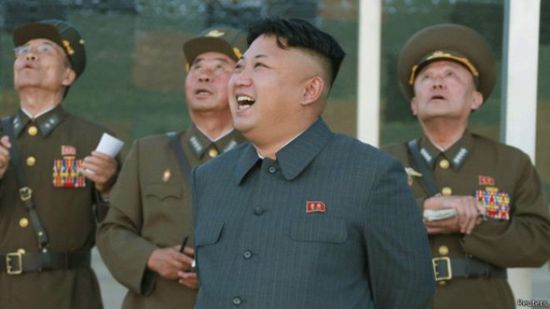زعيم كوريا الشمالية يُشرف على تجربة سلاح" مطور حديثًا"