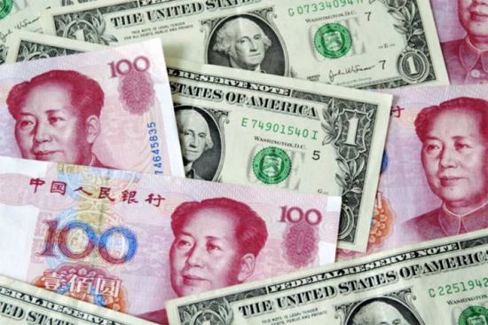 اليوان الصيني يتراجع لأدنى مستوياته أمام الدولار منذ 11 عامًا