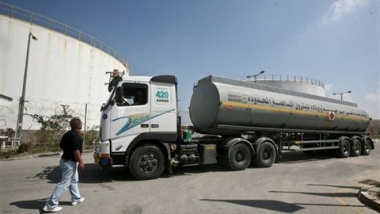 إسرائيل تُقلص إمدادات الوقود والكهرباء إلى غزة للنصف
