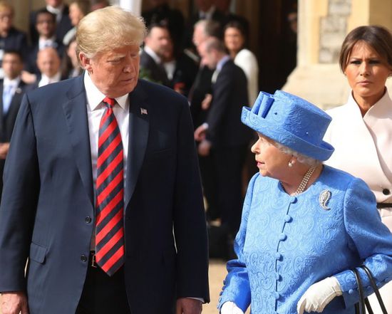 الملكة إليزابيث تتهم ترامب بالتسبب في دمار كبير بحديقة القصر الرئاسي