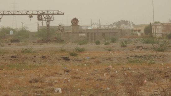 قصف حوثي مكثف على مواقع القوات المشتركة في حيس بالحديدة