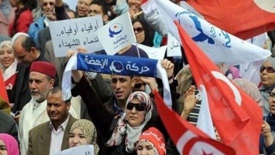 إعلامي سعودي يُحذر من عودة الإخوان للحكم في تونس