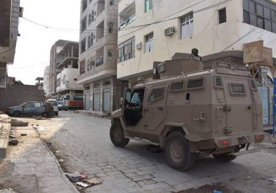 عاجل..قوات الحزام الأمني تطارد بعض العناصر المسلحة الإرهابية في شوارع الممدارة   