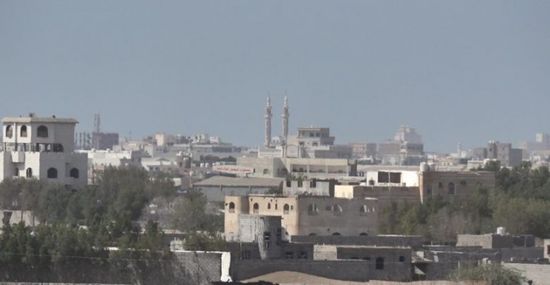 قصف حوثي مكثف على مواقع القوات المشتركة شرق الحديدة