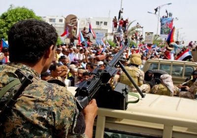 سياسي سعودي: ما يحصل في شبوة من انتفاضة قبلية يعجز اللسان عن وصفها