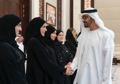 مصدر إلهام وفخر.. محمد بن زايد يحتفي بالمرأة الإماراتية في يومها