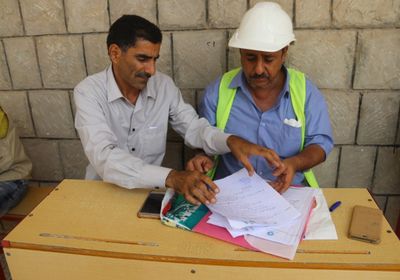 بتمويل سعودي..إعادة بناء مدرجات زراعية في مديرية حالمين بلحج (صور)