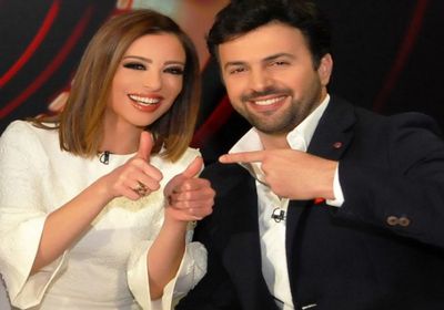 وفاء الكيلاني بصحبة زوجها تيم حسن في لقطة رومانسية