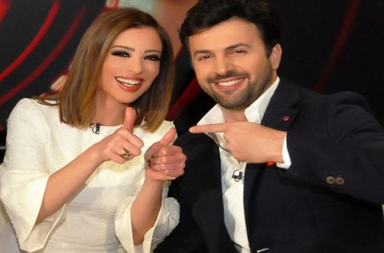 وفاء الكيلاني بصحبة زوجها تيم حسن في لقطة رومانسية