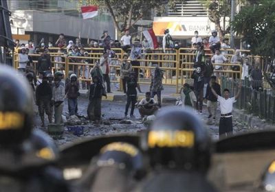 مقتل 6 محتجين بنيران قوات الأمن بإندونيسيا