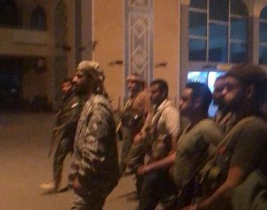 بن بريك يتجول في شوارع العاصمة عدن (صور وفيديو)