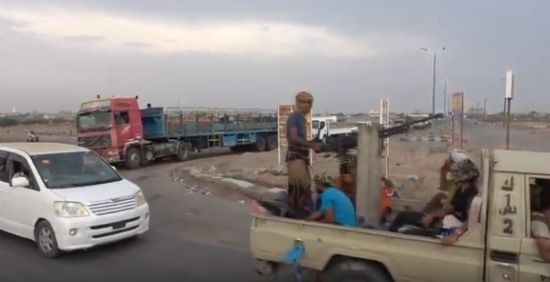 وحدات من ألوية العمالقة الجنوبية تواصل الزحف نحو العاصمة عدن (فيديو)