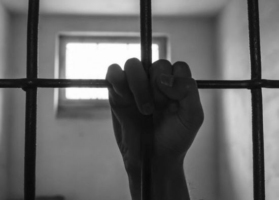 سُجنت 35 سنة ظلمًا.. أمريكية تتهم مسئولين قضائيين بفبركة اعترافاتها  