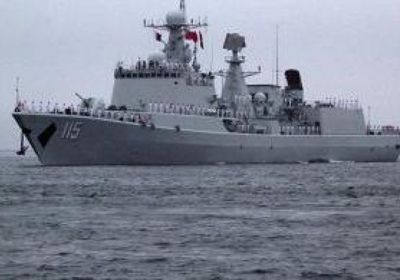 وحدات بحرية تابعة للجيش الصيني ترافق سفن مدنية في خليج عدن