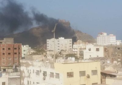 عاجل..اندلاع حريق هائل بمحطة صيرة للمحروقات في كريتر (صور)