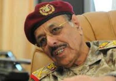 شاهد.. كاتب إماراتي يسخر من الأحمر بسبب وصلة رقص