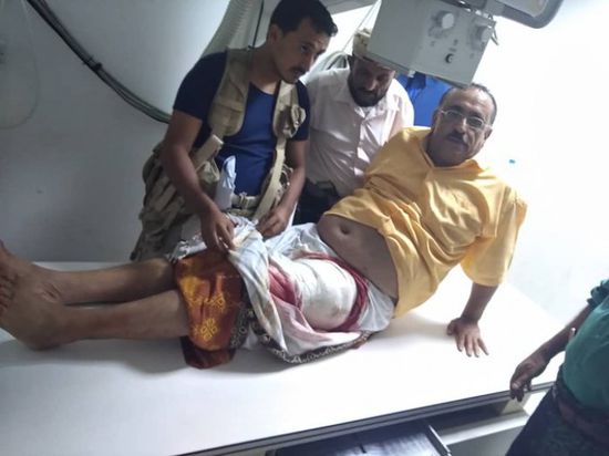 إصابة عوض الصلاحي برصاصة أطلقتها عناصر إرهابية بعدن (صورة)