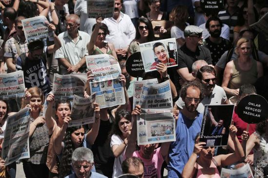صحيفة تركية: الصحفيين غير المقربين من الحزب الحاكم لا يحصلون على كارنيه الصحافة