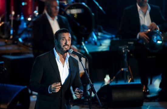 بالفيديو.. كاظم الساهر يحتفل بزفاف نجله 