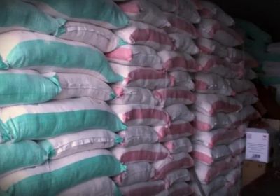 مليشيات الحوثي تواصل نهب المساعدات الغذائية في صنعاء