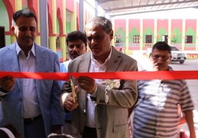 محافظ حضرموت يفتتح مشاريع إعادة تأهيل عدد من مدارس المكلا 