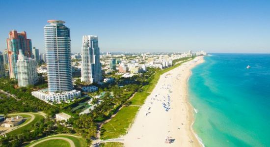 أمريكا تخلي مئات الآلاف من سكان المناطق الساحلية تحسبًا لإعصار "دوريان"