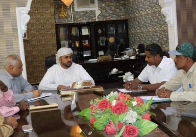 اجتماع بالمهرة لمناقشة الصعوبات التي تواجـه عملية تنفيذ مشاريع البرنامج السعودي