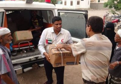 في استجابة سريعة..الهلال الإماراتي يسلم أدوية جديدة لمستشفى حيس العام