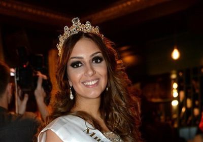 طليقة ملك ماليزيا السابق تهدد بالكشف عن أسرار مؤلمة