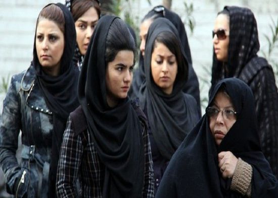 تقرير: 400 حالة طلاق تحدث في إيران يوميًا