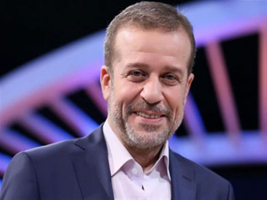 شريف منير يحتفل بأول عام دراسي لحفيدته "لارا"