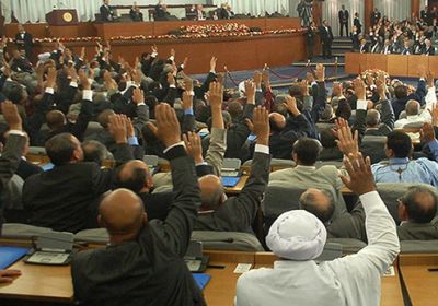 رفضًا للحكومة.. نواب جزائريون يقاطعون أول جلسة لرئيس البرلمان الجديد