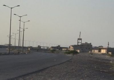 مليشيا الحوثي تعاقب أهالي حي منظر بقطع المياه عنهم